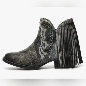 Sterling River Women's Distressed Black Zip Up Fringe R-Toe Booties Size 8